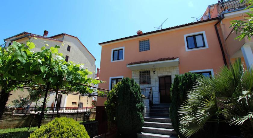 Branko Apartment *